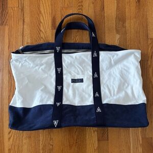 BRAND NEW Vineyard Vines Navy and White Weekender Tote Bag
